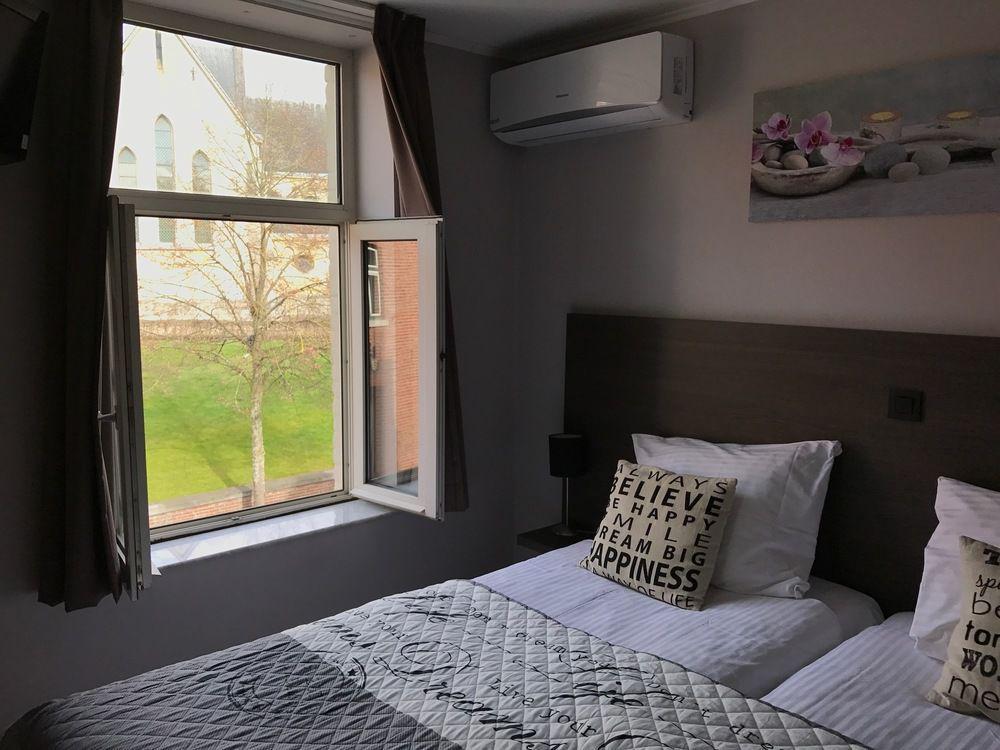 Hotel De Klok Zutendaal Kültér fotó